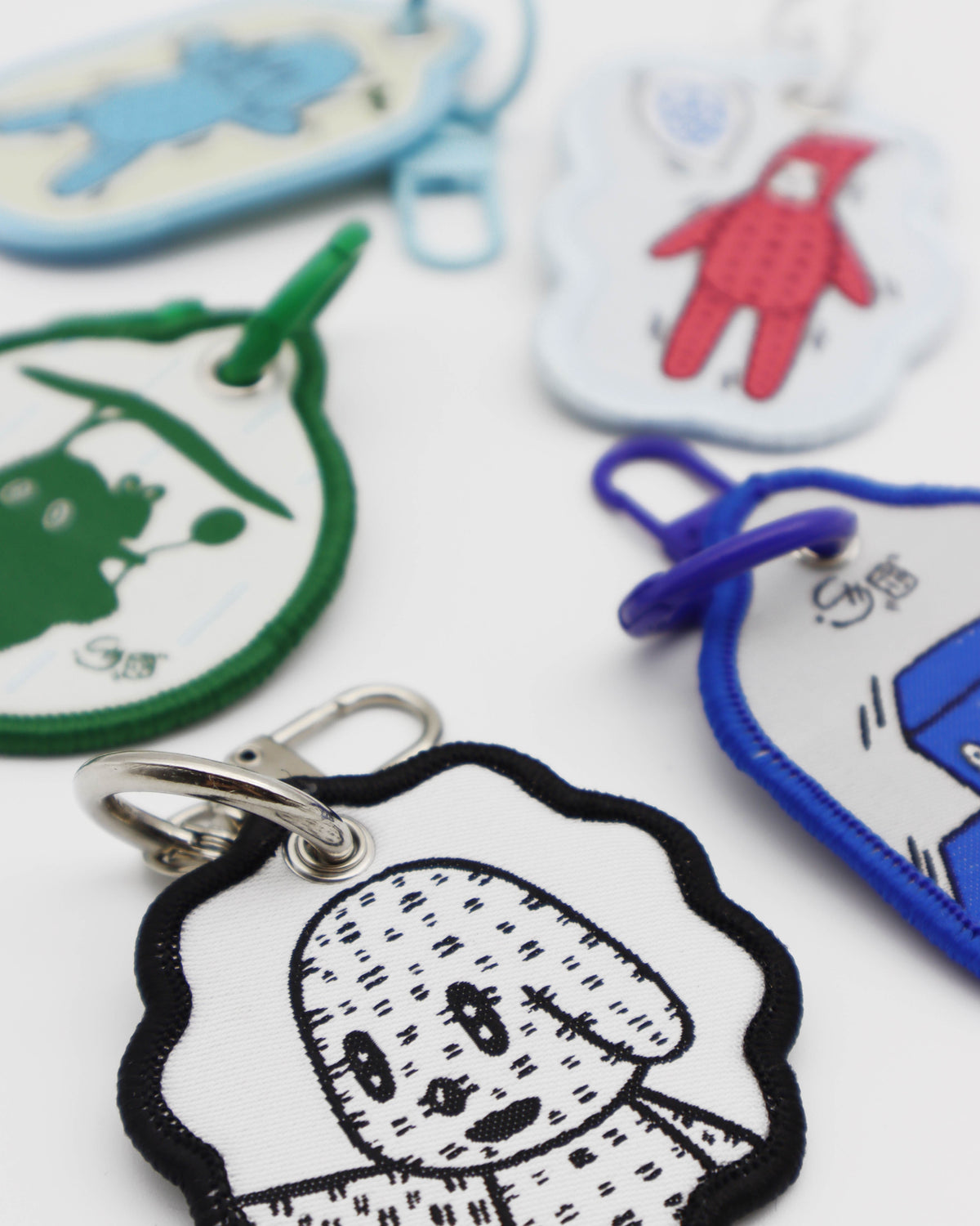 Eddie Kang｜隨機刺繡鑰匙圈（共五款）Double-Sided Embroidered Keychain (5 styles)