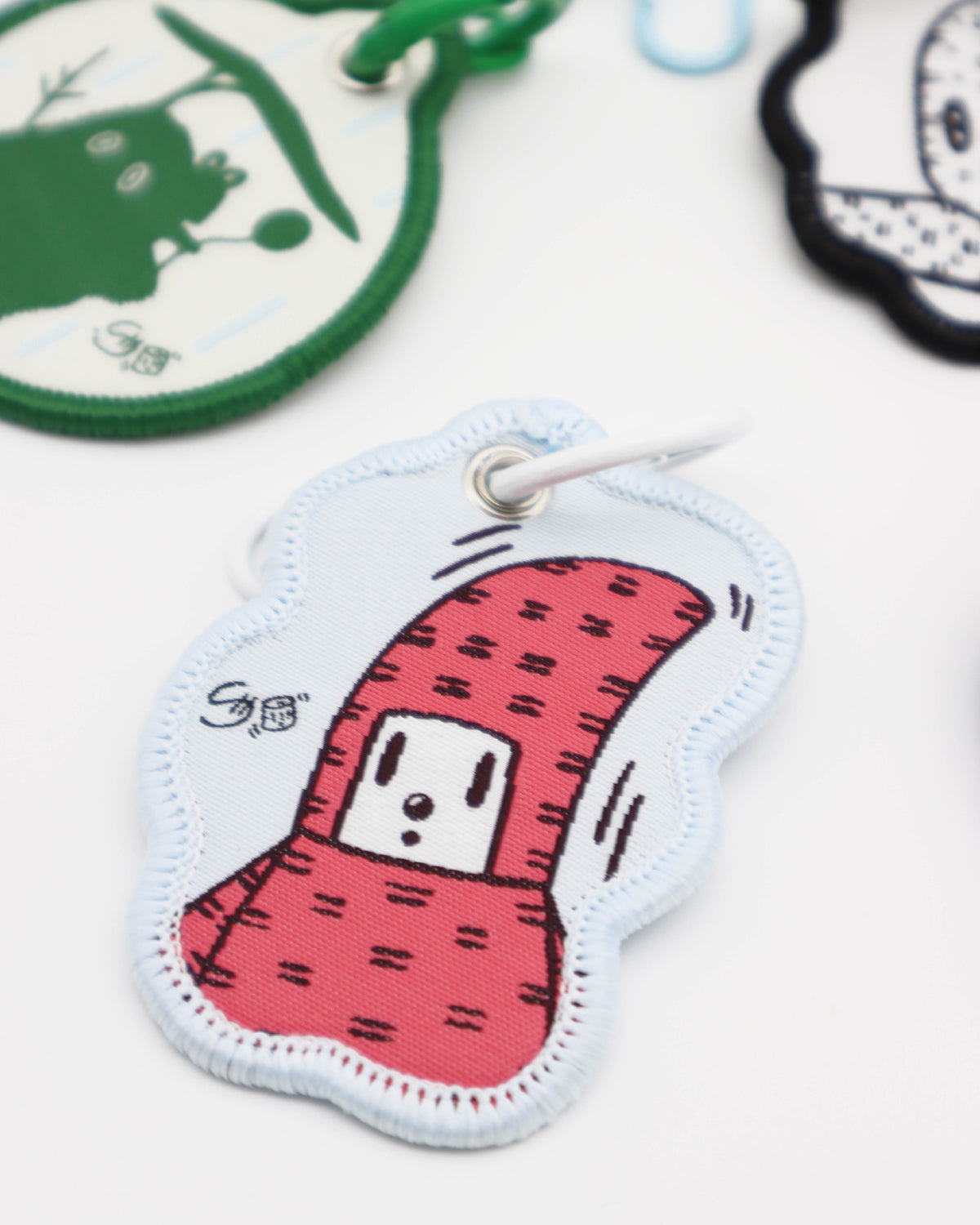Eddie Kang｜隨機刺繡鑰匙圈（共五款）Double-Sided Embroidered Keychain (5 styles)