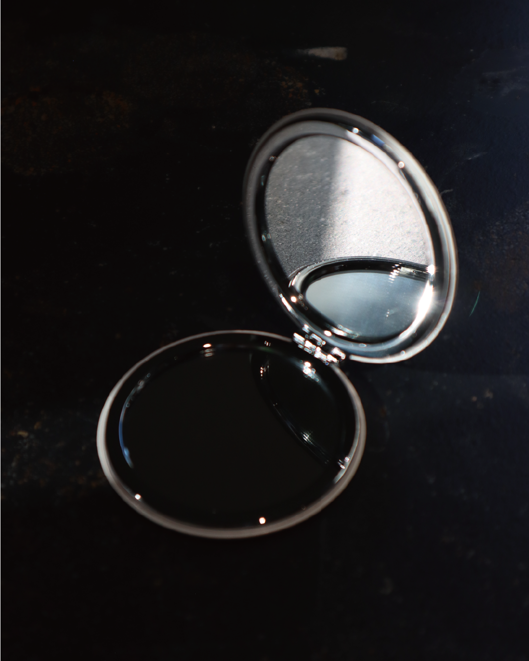 永島千裕 Chihiro Nagashima｜圓型皮革雙面隨身鏡 Double-Sided Round Leather Pocket Mirror