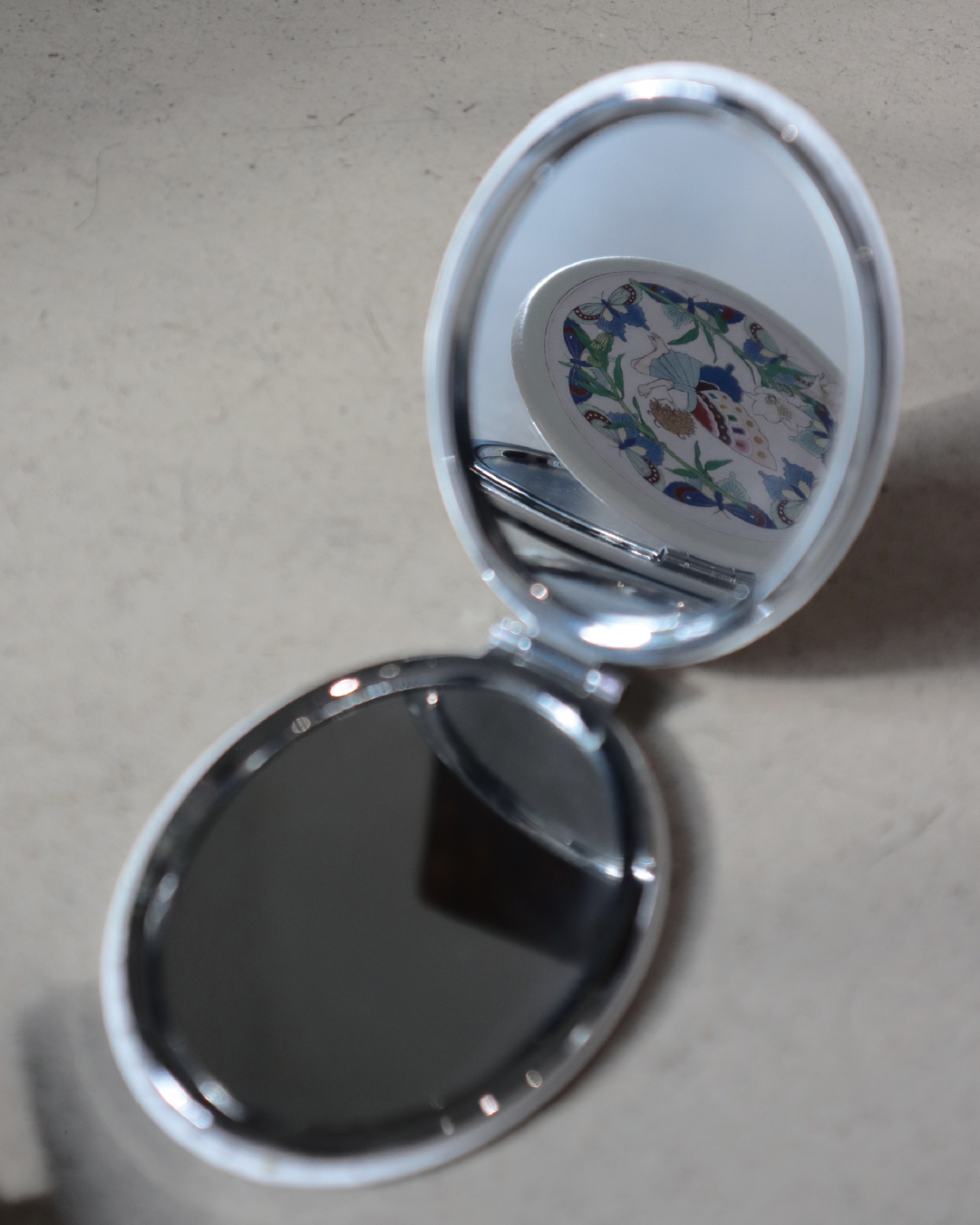 永島千裕 Chihiro Nagashima｜橢圓皮革雙面隨身鏡 Double-Sided Oval Leather Pocket Mirror